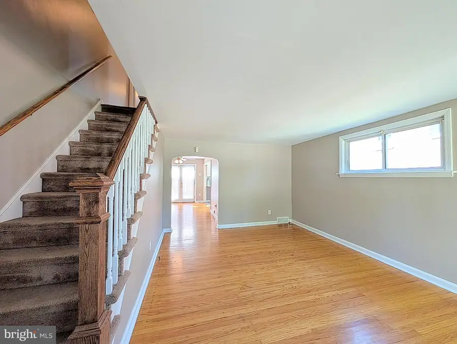1042 Hopkins Ave, Glenolden, PA 19036 - #3