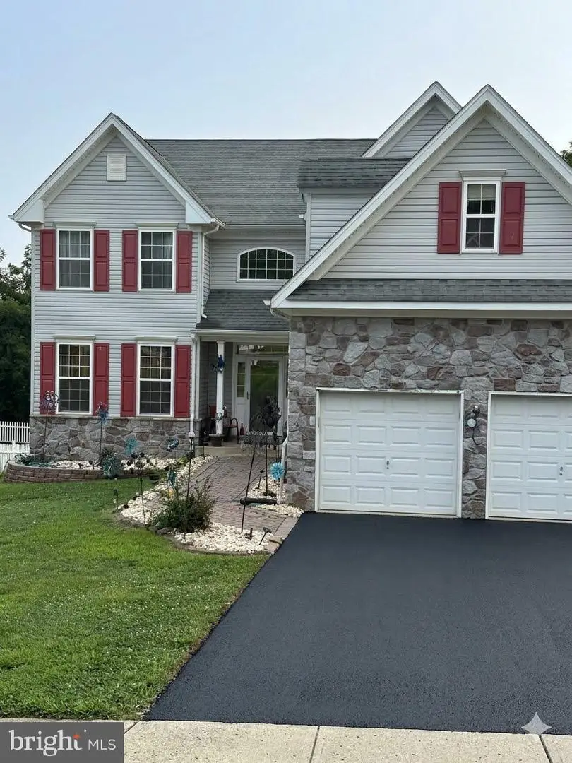 702 Carriage Cir, Upper Chichester, PA 19014 - #1