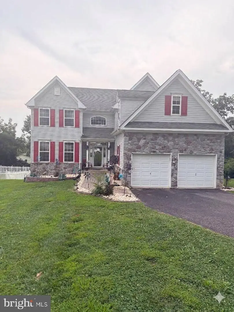 702 Carriage Cir, Upper Chichester, PA 19014 - #2