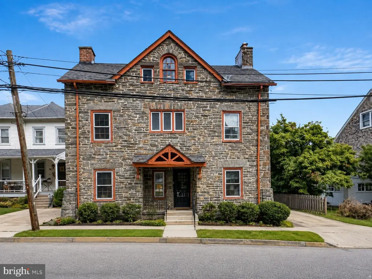 709 Moore Ave, Bryn Mawr, PA 19010 - #1