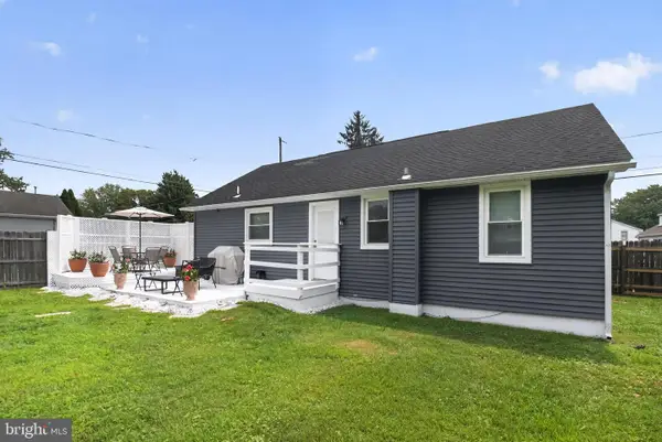 300 Walnut St, UPPER CHICHESTER, PA 19061