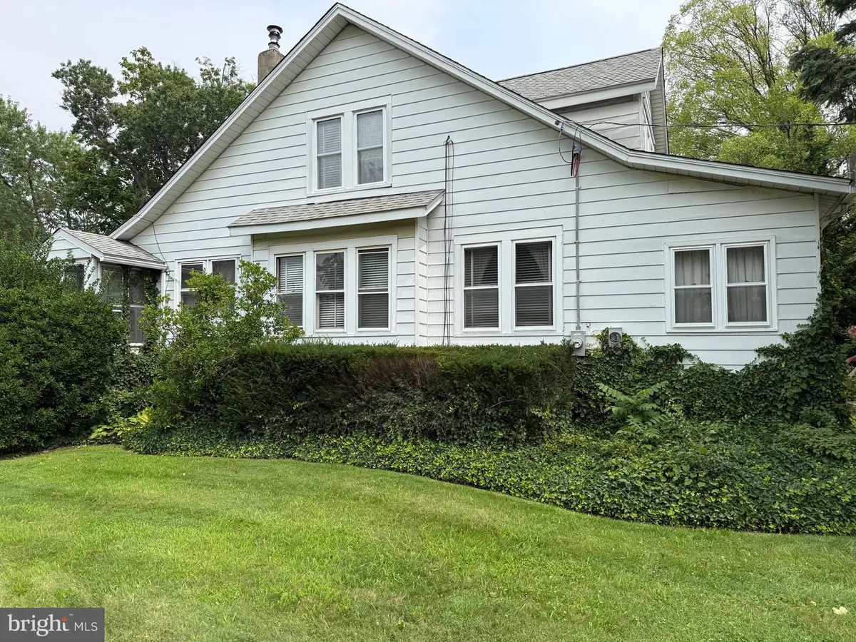 1016 Meetinghouse Rd, Upper Chichester, PA 19061 - #1