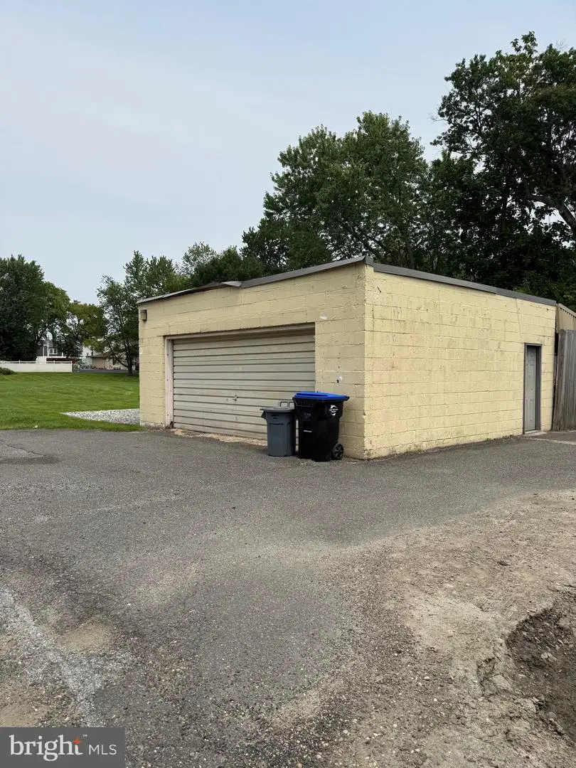 1016 Meetinghouse Rd, Upper Chichester, PA 19061 - #3