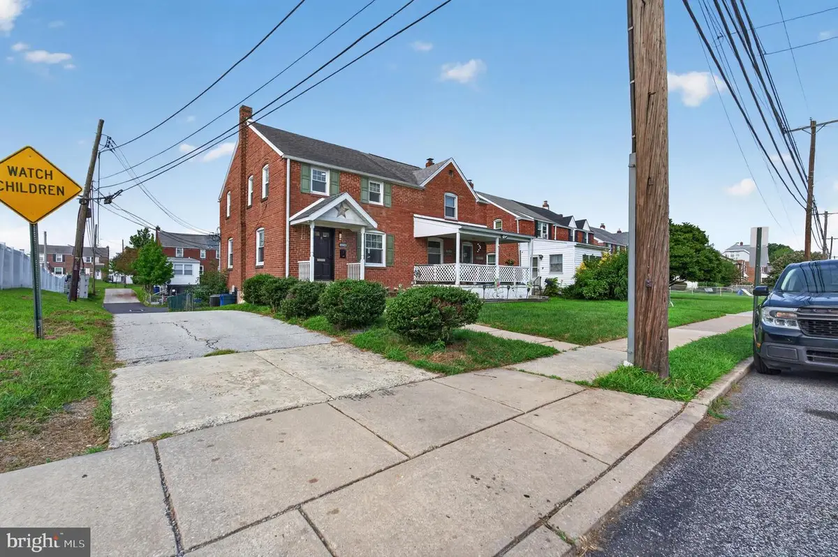 329 Holmes Rd, Holmes, PA 19043 - #1