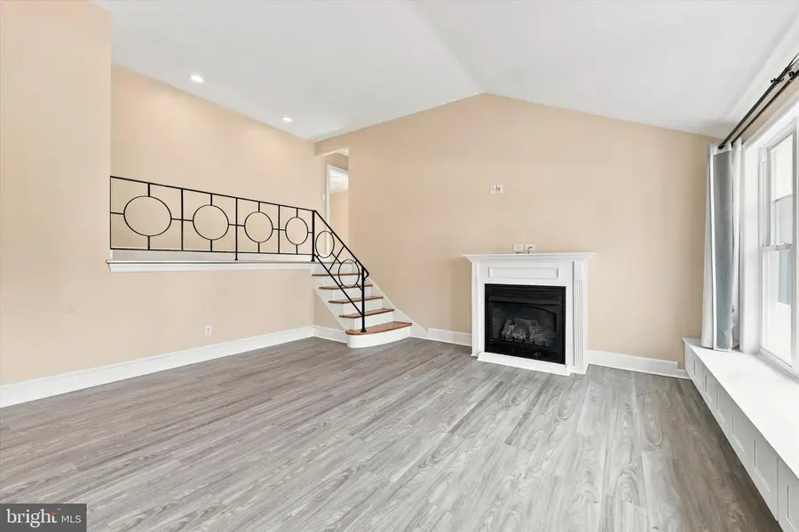 2211 Rhonda Rd, Broomall, PA 19008 - #3