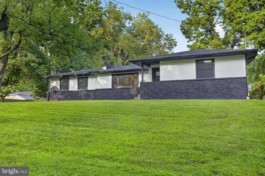 1 Summit Ave, Chadds Ford, PA 19317 - #2