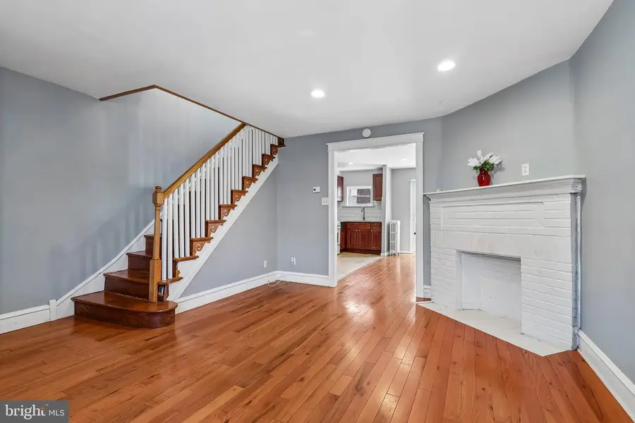 7046 Clover Ln, Upper Darby, PA 19082 - #2