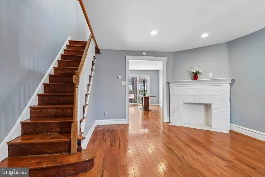 7046 Clover Ln, Upper Darby, PA 19082 - #3