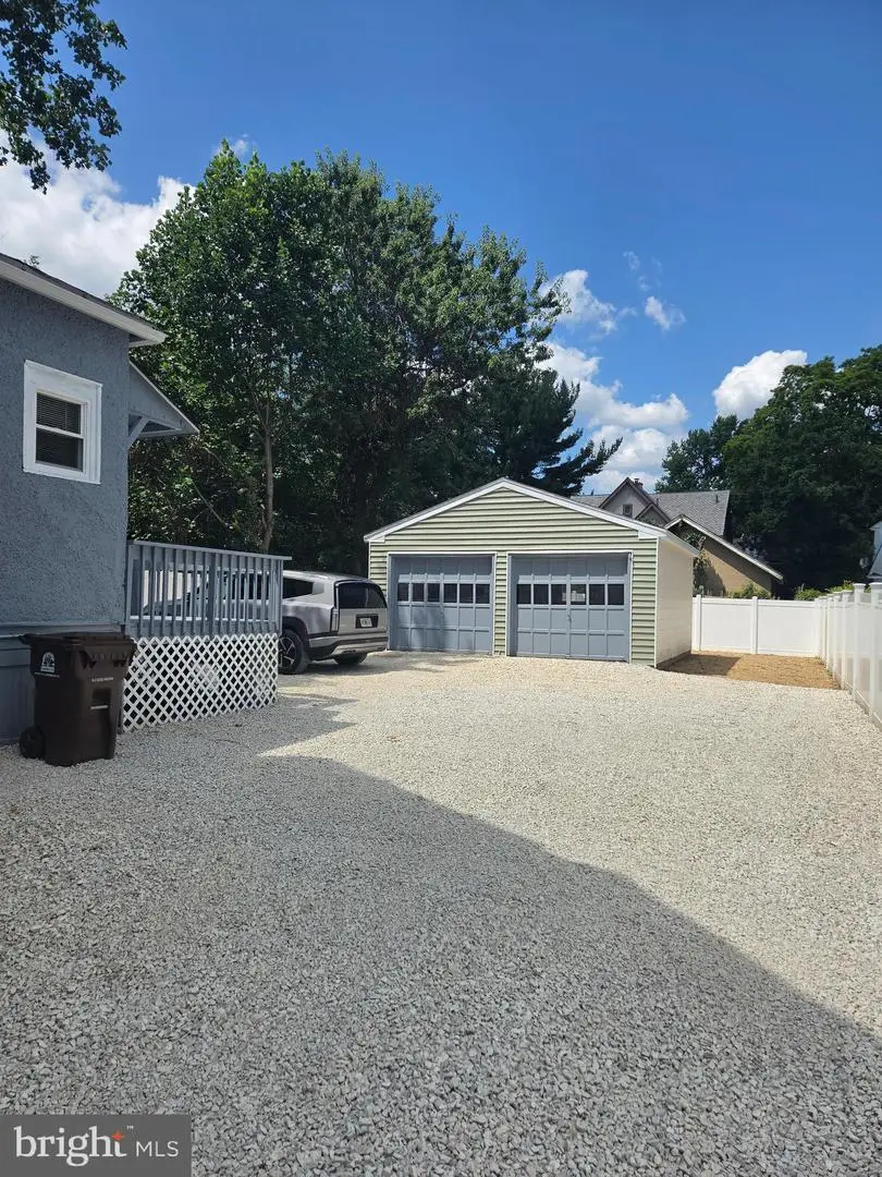 63 W Greenwood Ave, Lansdowne, PA 19050 - #3