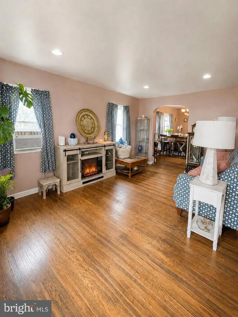 600 Cedar Ave, Darby, PA 19023 - #2