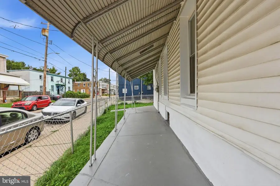 943 Maple Ter, Darby, PA 19023 - #3
