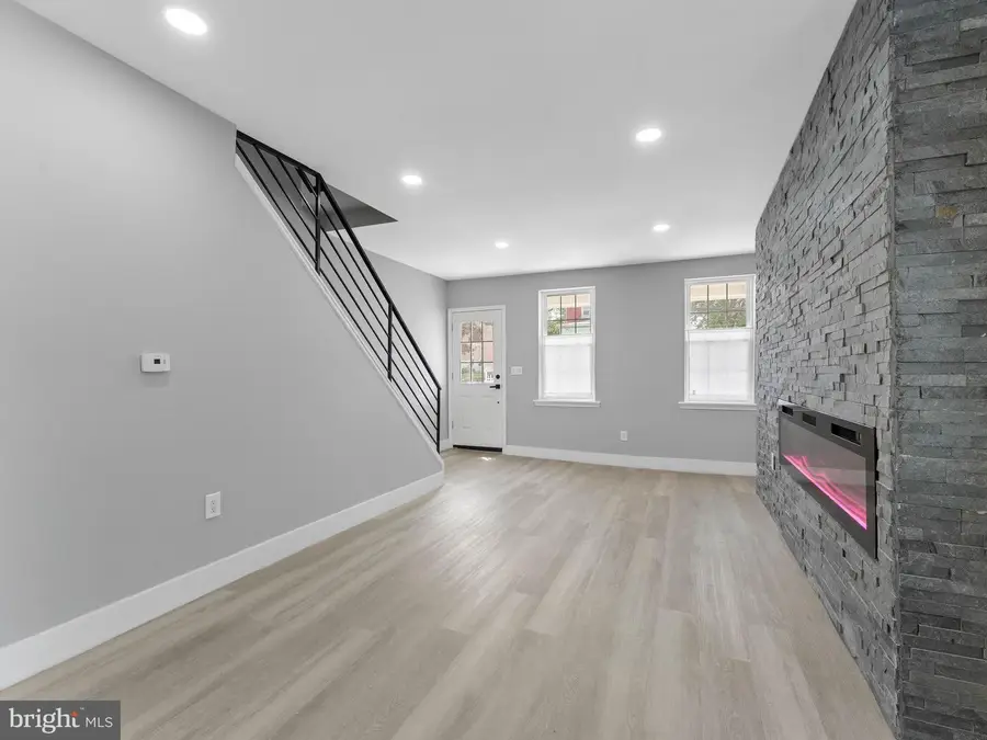 121 N 6th St, Darby, PA 19023 - #3