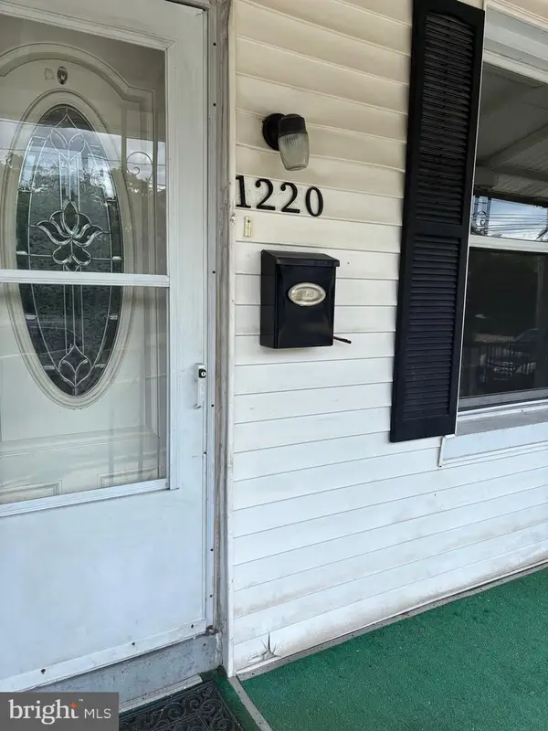 1220 W 9th St, CHESTER, PA 19013