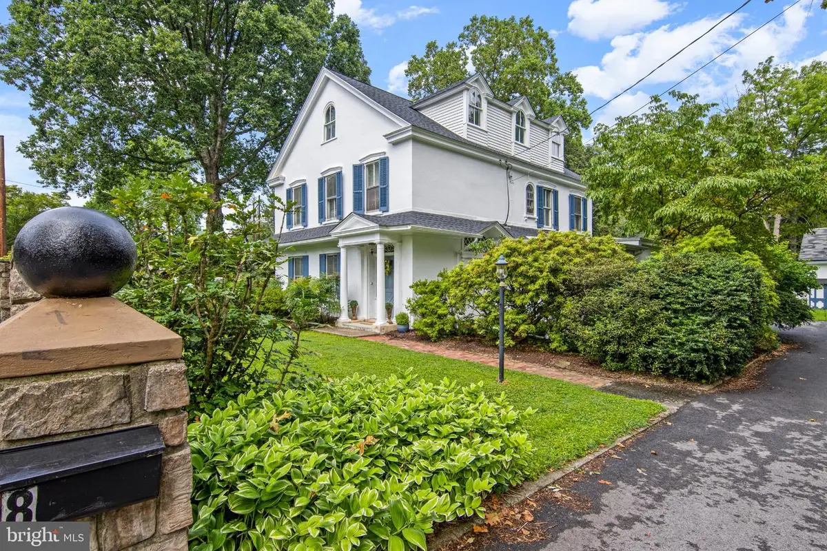8 S Providence Rd, Wallingford, PA 19086 - #1