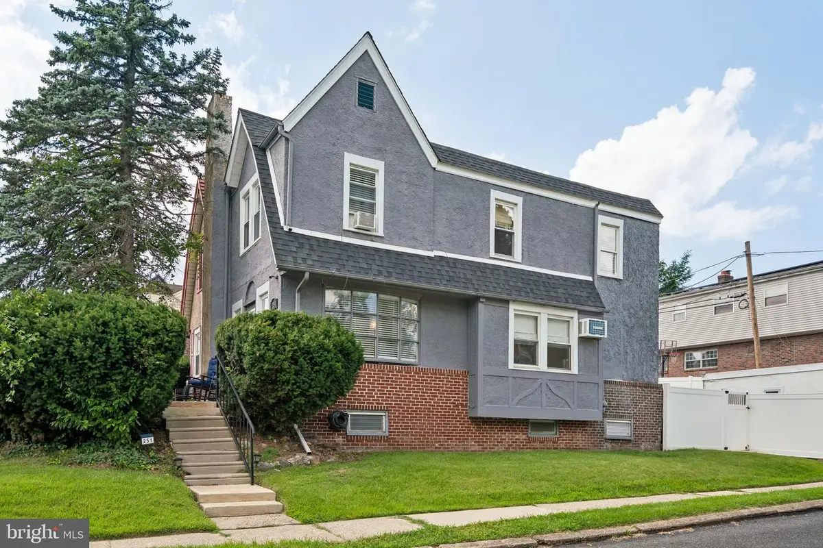 251 W Essex Ave, Lansdowne, PA 19050 - #1