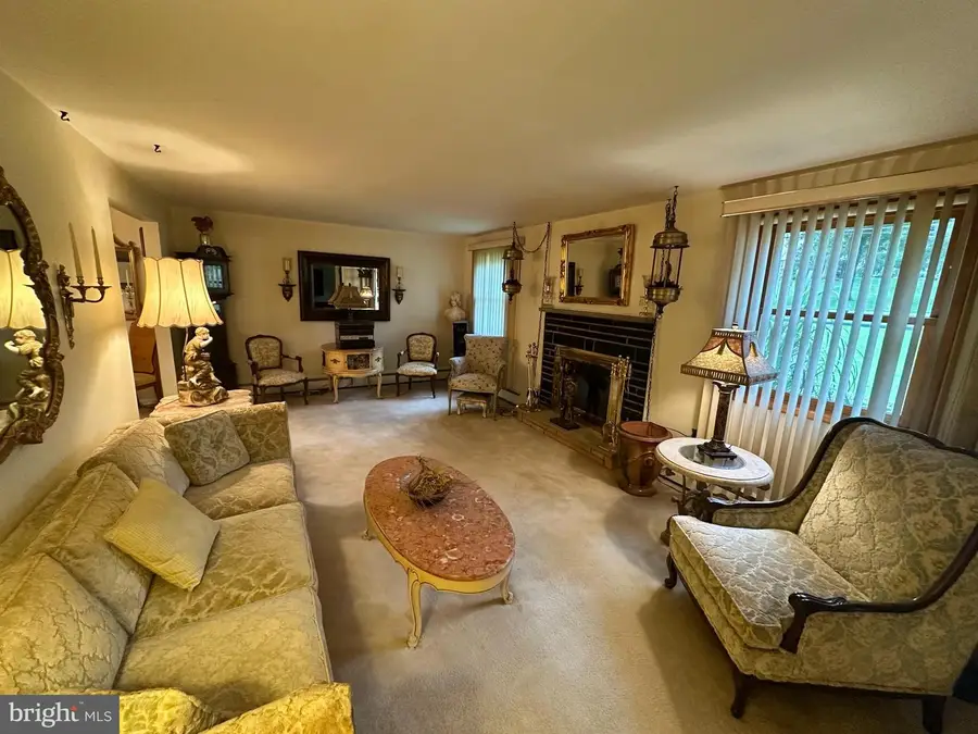 34 Marlborough Ln, Glen Mills, PA 19342 - #2