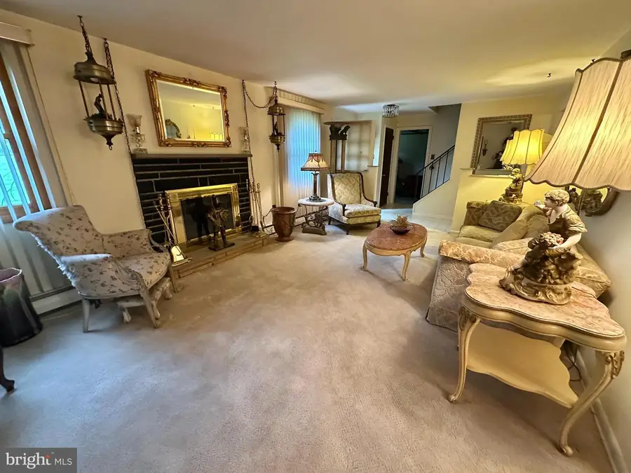 34 Marlborough Ln, Glen Mills, PA 19342 - #3