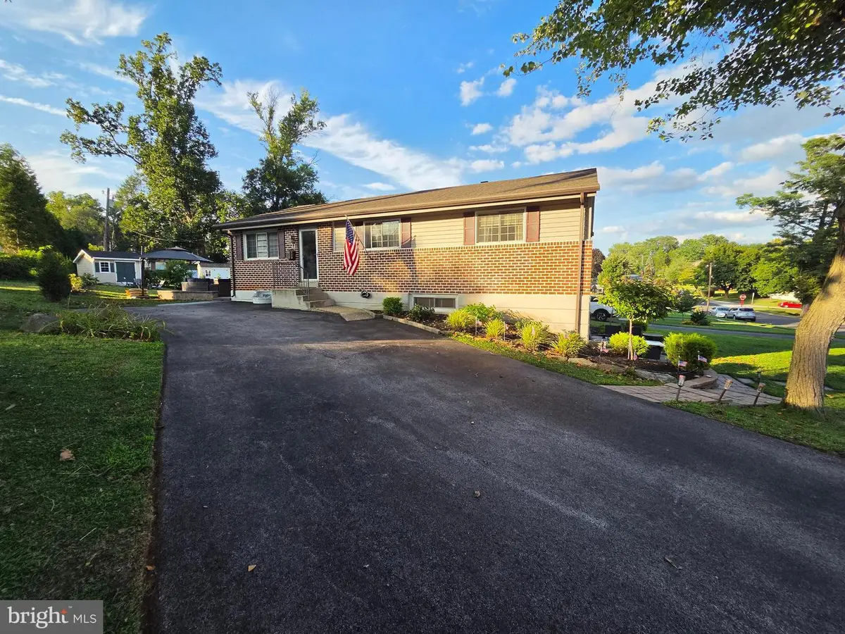 932 Stewart Ave, Springfield, PA 19064 - #1
