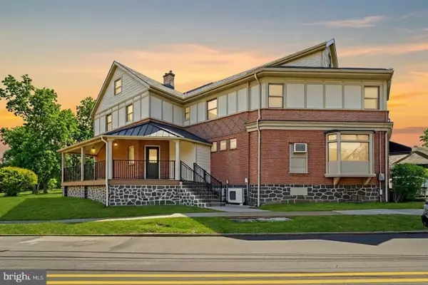 1 Pennsylvania Ave, WAYNE, PA 19087