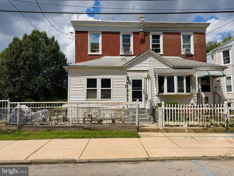 32 S 12th St, Darby, PA 19023 - #2