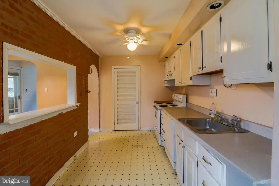 551 Jansen Ave, Essington, PA 19029 - #3