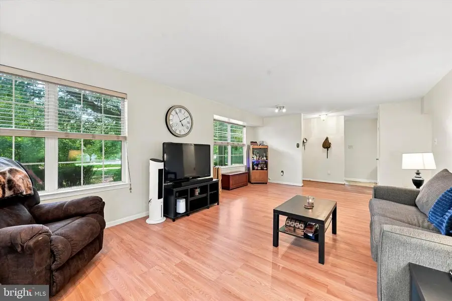 351 Danbury Ln, Glen Mills, PA 19342 - #3