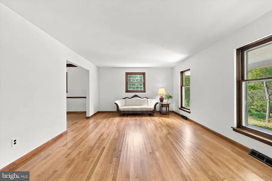 373 Ivy Ln, Glen Mills, PA 19342 - #3