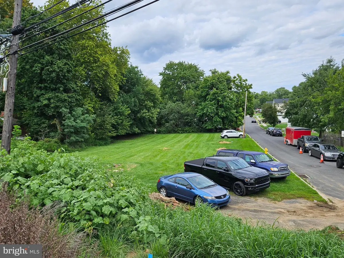 4 Belvue Ter, Aston, PA 19014 - #1