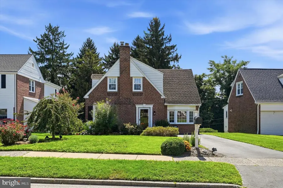 203 Walnut Hill Ln, Havertown, PA 19083 - #2