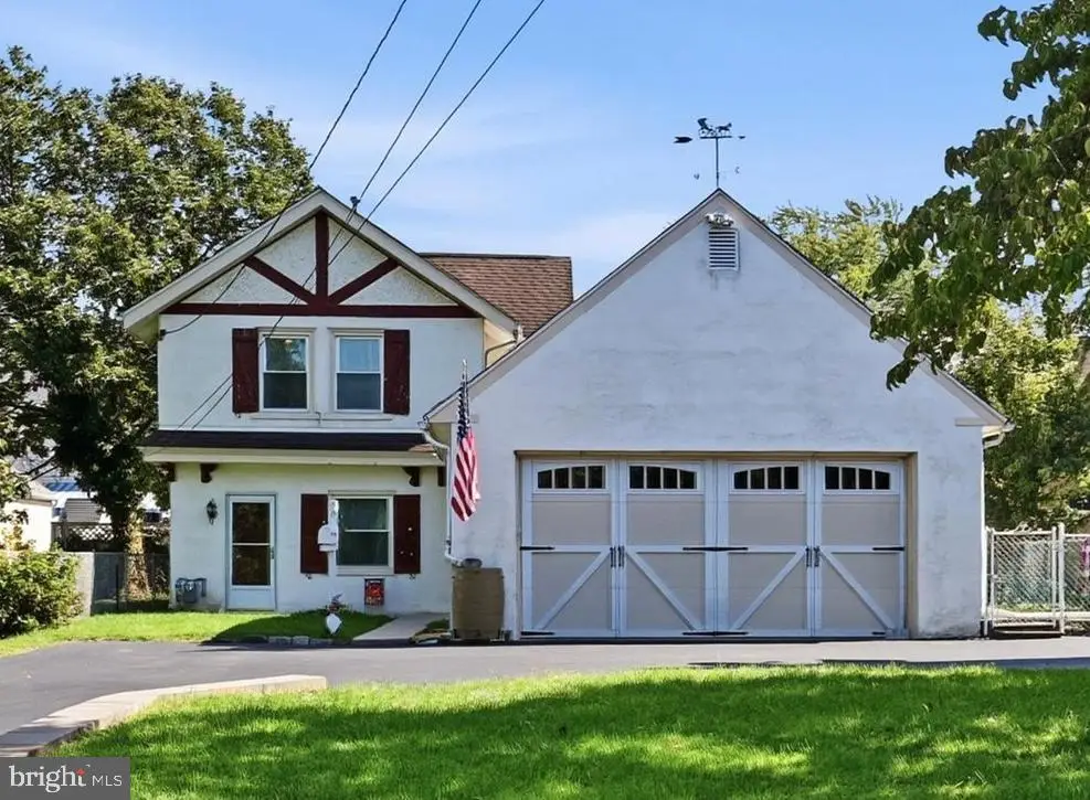 35 E Turnbull Ave, Havertown, PA 19083 - #1