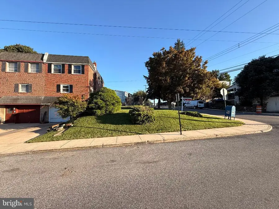 12 E Wyncliffe Ave, Clifton Heights, PA 19018 - #2