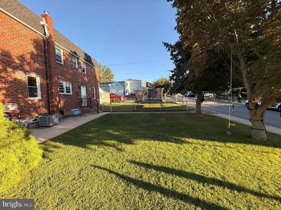 12 E Wyncliffe Ave, Clifton Heights, PA 19018 - #3