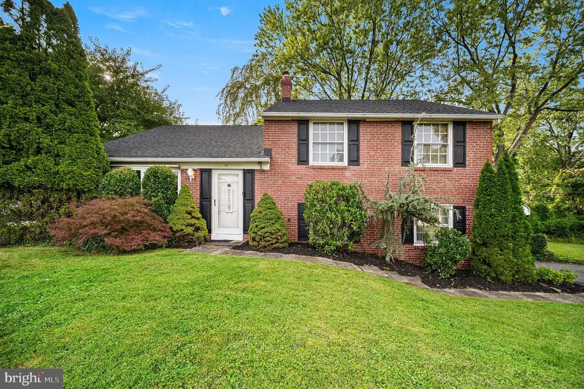 111 Michaels Ln, Wallingford, PA 19086 - #1