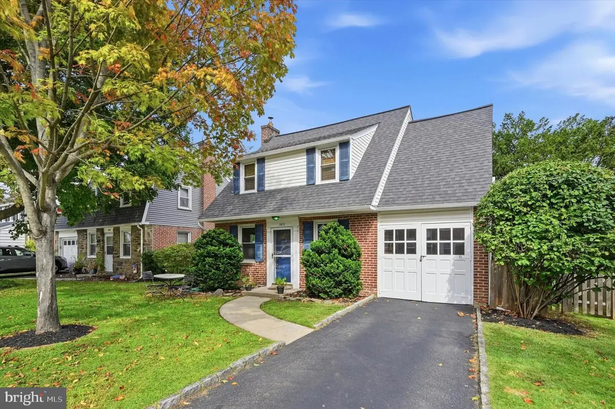 203 Canterbury Rd, Havertown, PA 19083 - #1