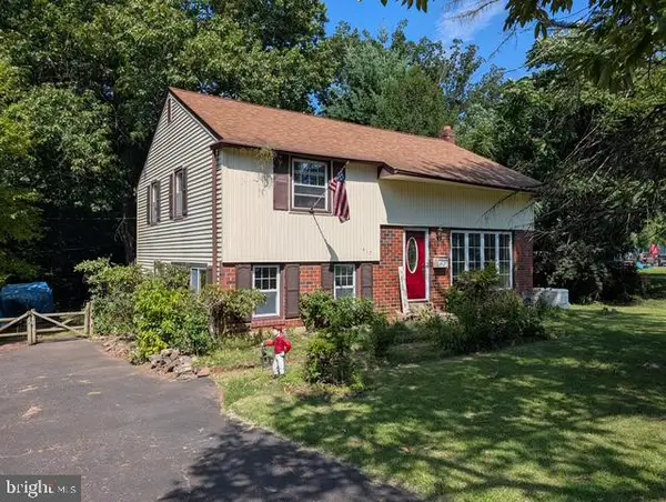417 Virginia Ln, ASTON, PA 19014