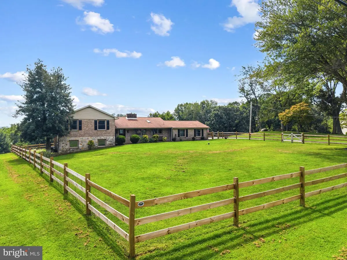 140 Governor Markham Dr, Glen Mills, PA 19342 - #1