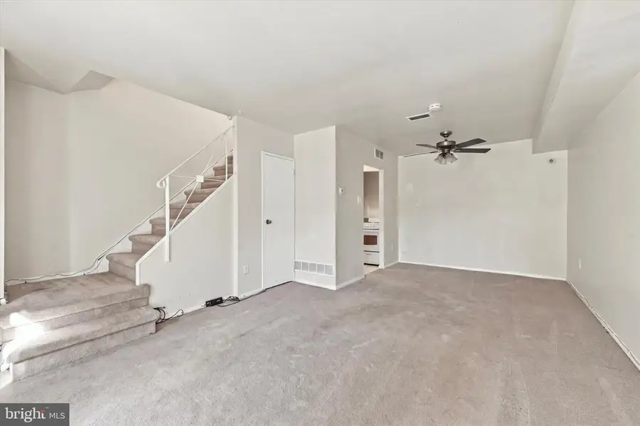 100 E Glenolden Avenue T-9 Ave #t-9, Glenolden, PA 19036 - #3