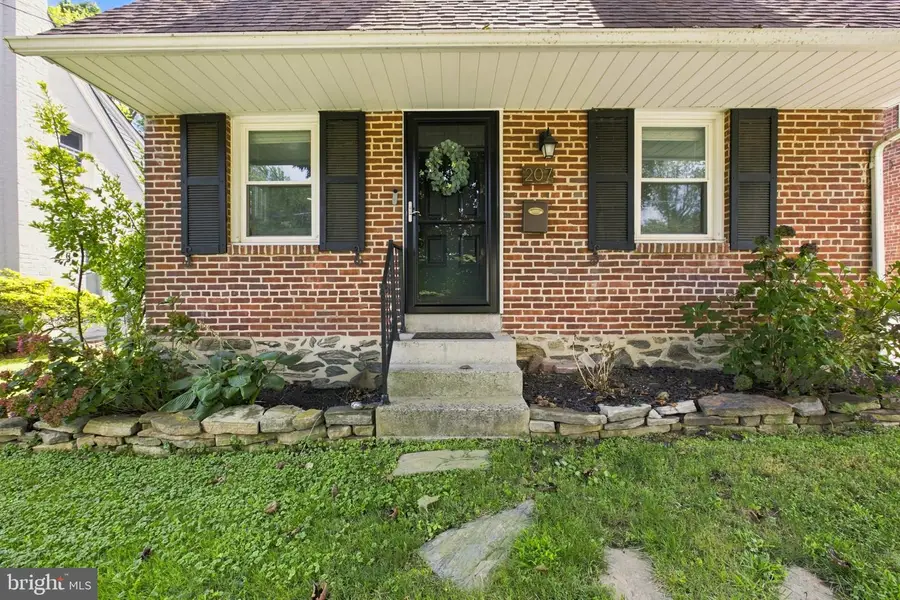 207 Sandy Bank Rd, Media, PA 19063 - #3