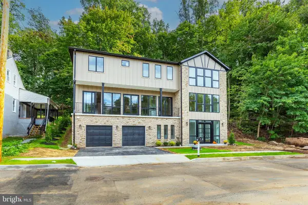 810 Maple Ln, ASTON, PA 19014