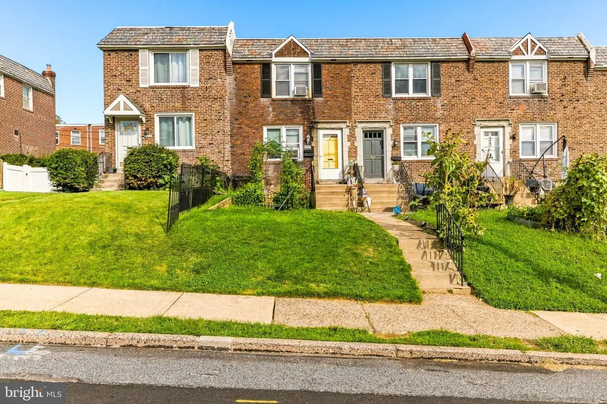 927 Fariston Dr, Drexel Hill, PA 19026 - #1