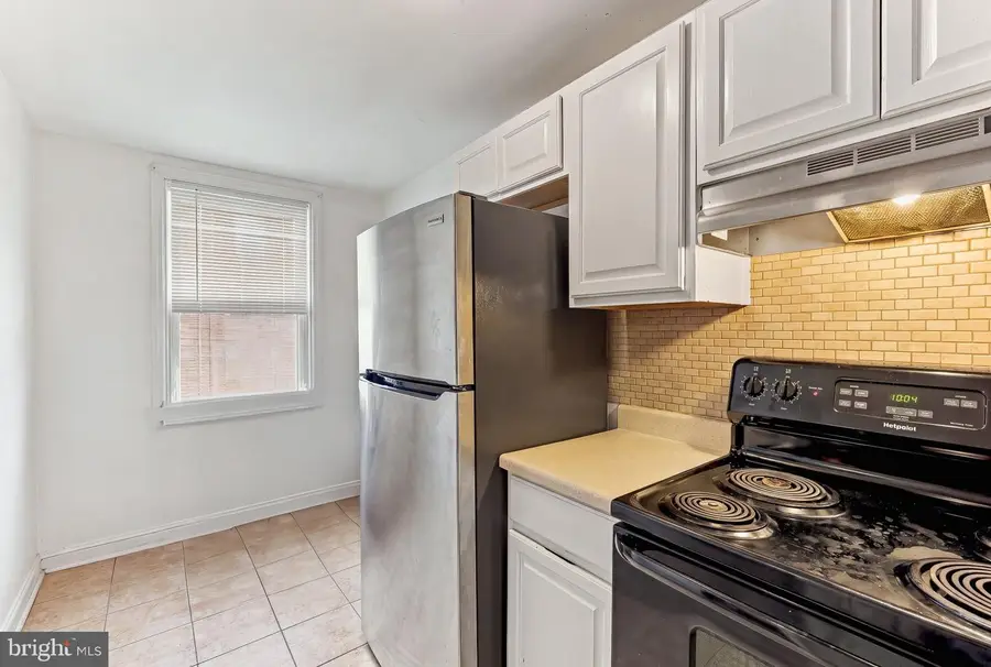 927 Fariston Dr, Drexel Hill, PA 19026 - #3