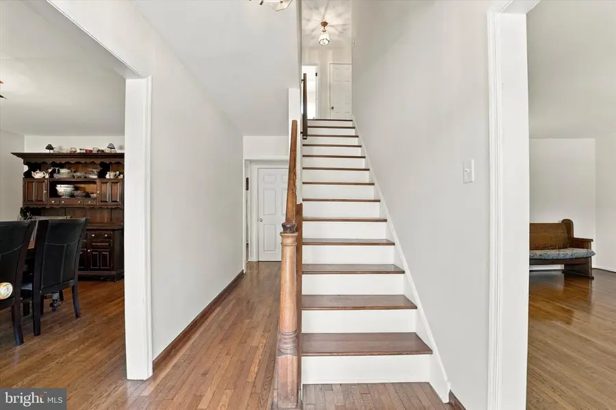 1814 Lynnewood Dr, Havertown, PA 19083 - #2