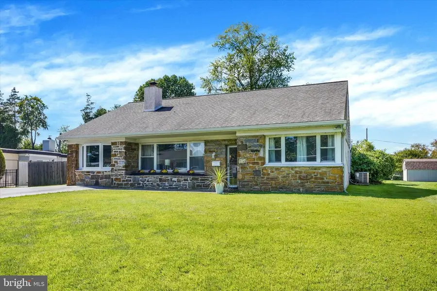 2116 Boxwood Dr, Broomall, PA 19008 - #3
