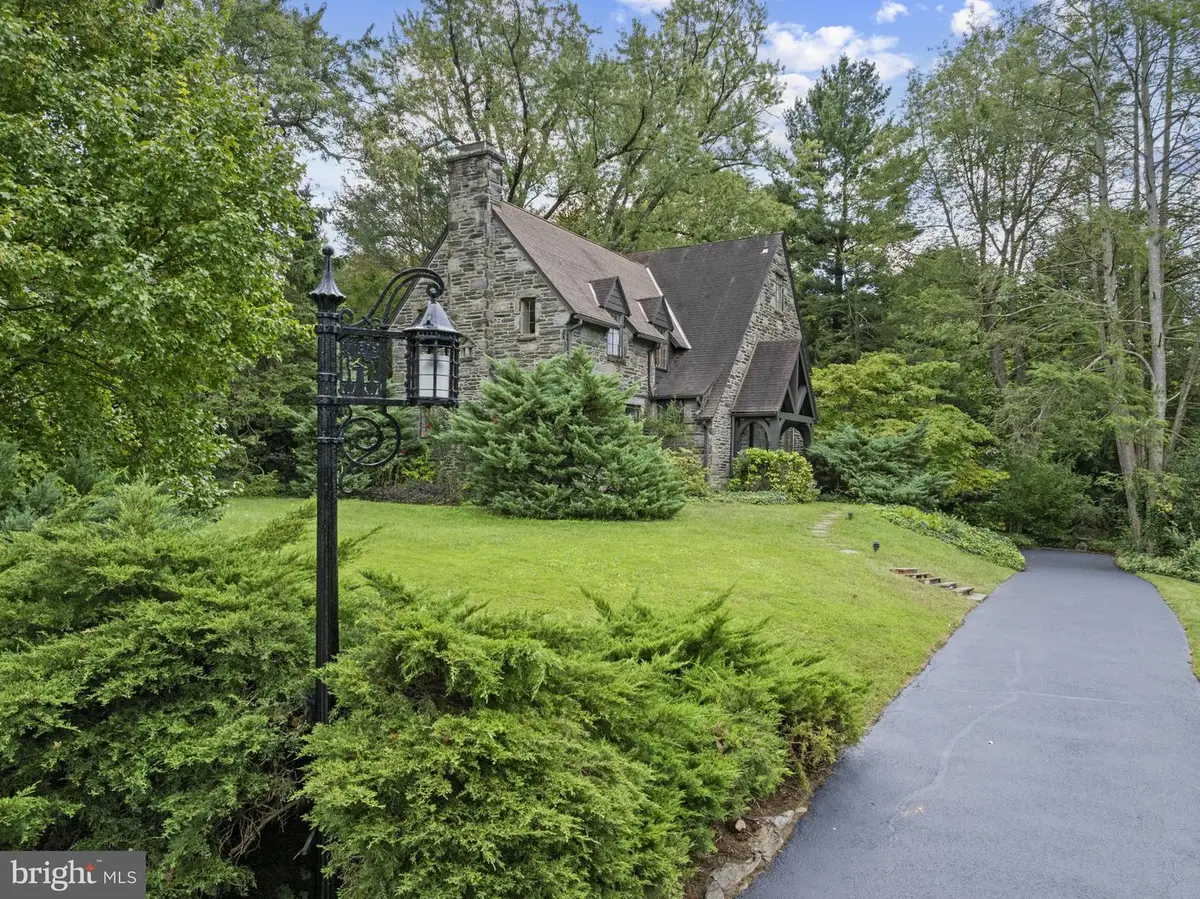 30 Guernsey Rd, Swarthmore, PA 19081 - #1