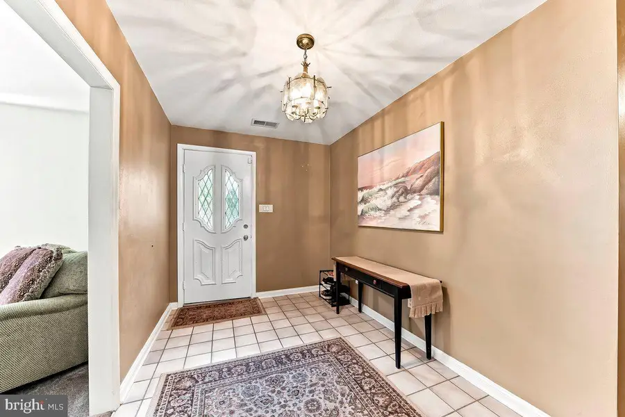 320 E Knowles Ave, Glenolden, PA 19036 - #2
