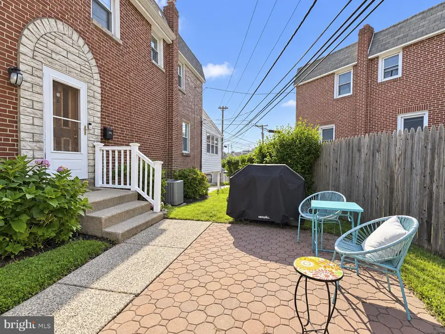 101 Lakeview Dr, Ridley Park, PA 19078 - #2
