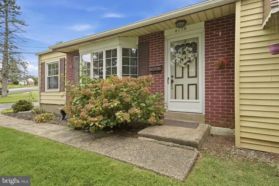 4119 Baldwin Run Dr, Aston, PA 19014 - #2