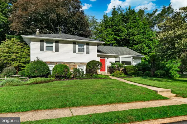 1155 S Lehigh Cir, SWARTHMORE, PA 19081