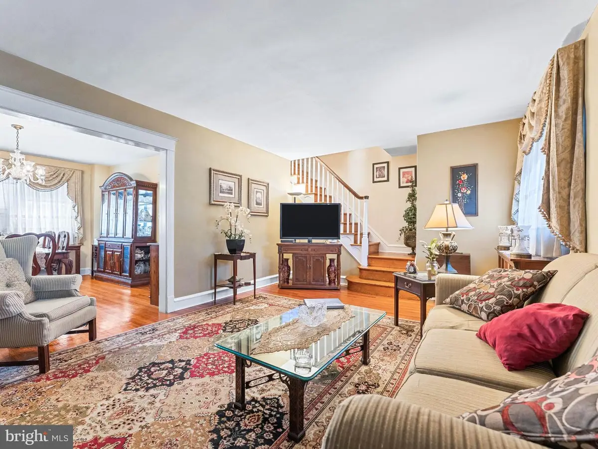 257 Long Ln, Upper Darby, PA 19082 - #1