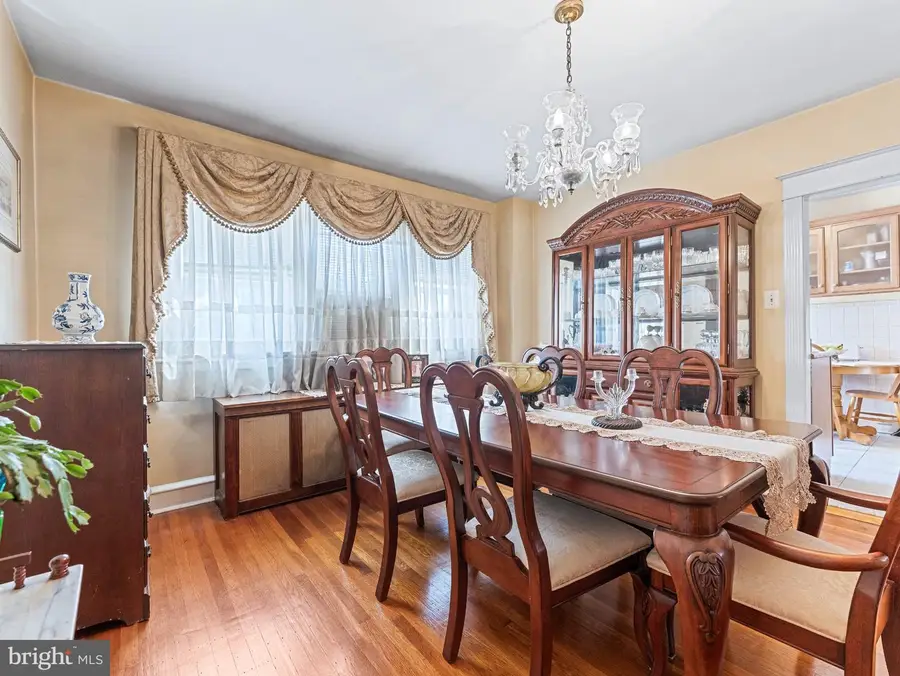 257 Long Ln, Upper Darby, PA 19082 - #3